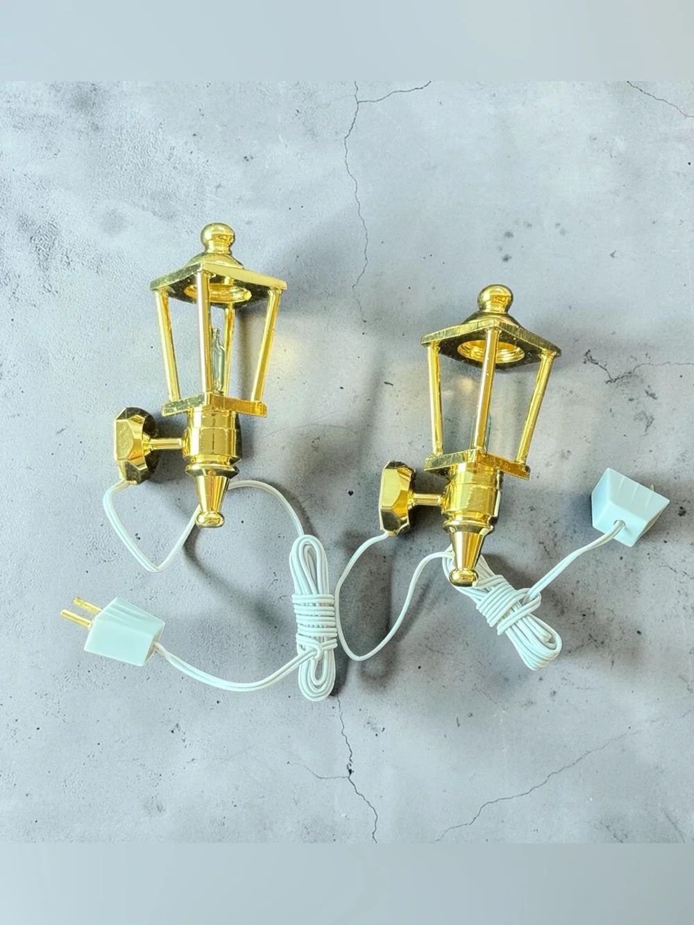 Melody Jane Dolls Houses Miniature Brass Coach Lamps for dollhouse exterior